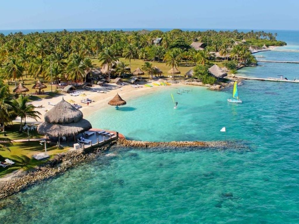 Punta Faro Isla Mucura